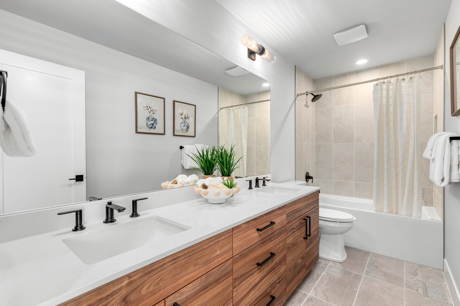 Secondary bathroom