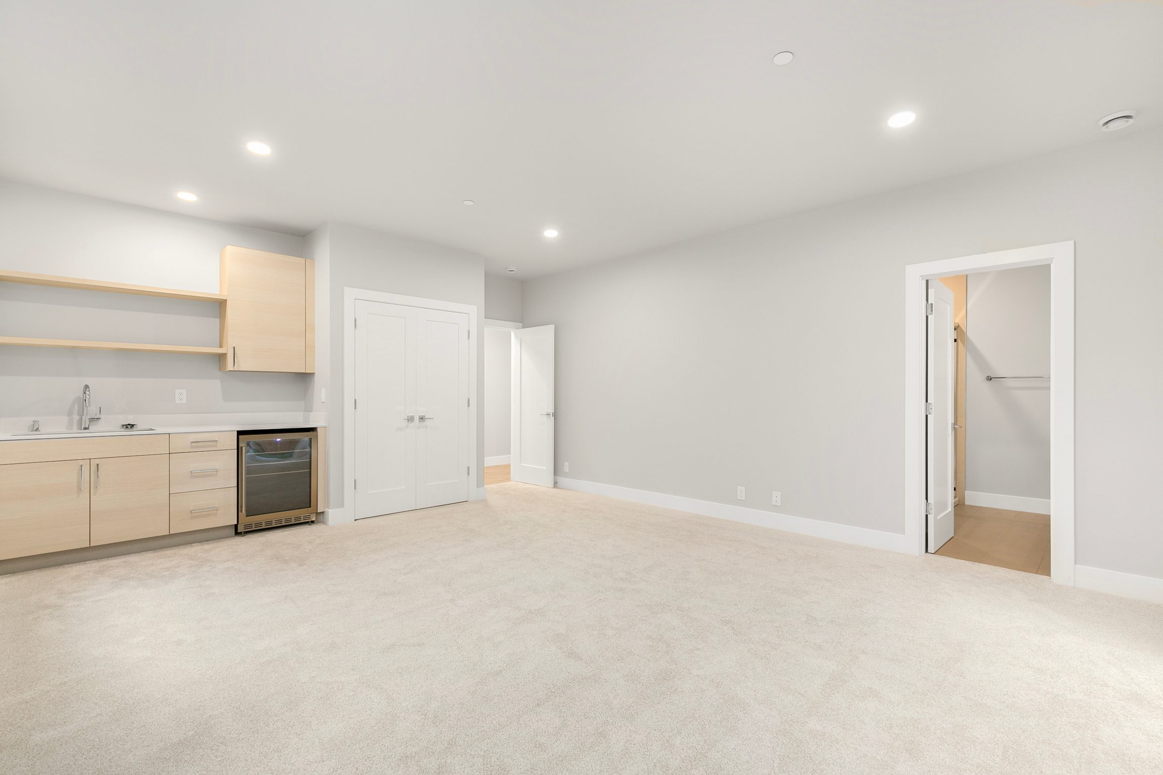 Versatile bonus room with wet bar