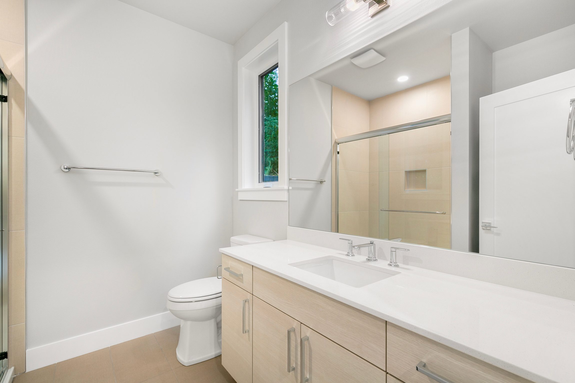 Full bath with modern vanity